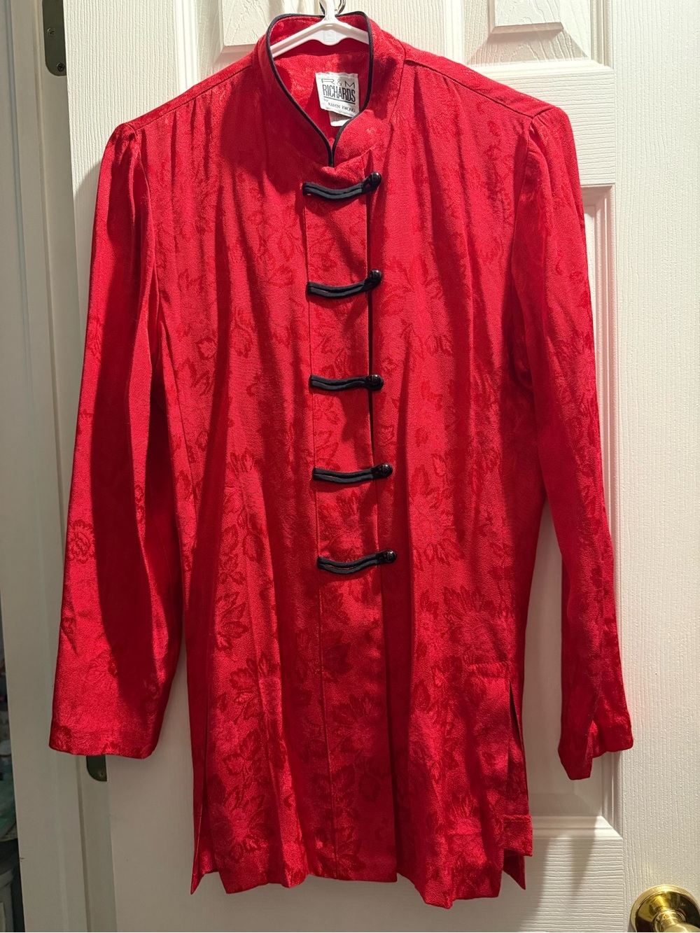 Vintage-Inspired Red Mandarin Collar Jacket